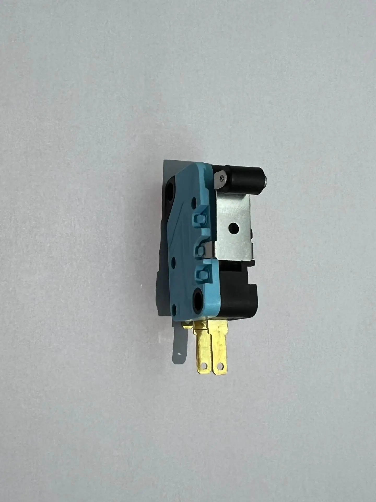 

Brand new original genuine, micro switch 83161