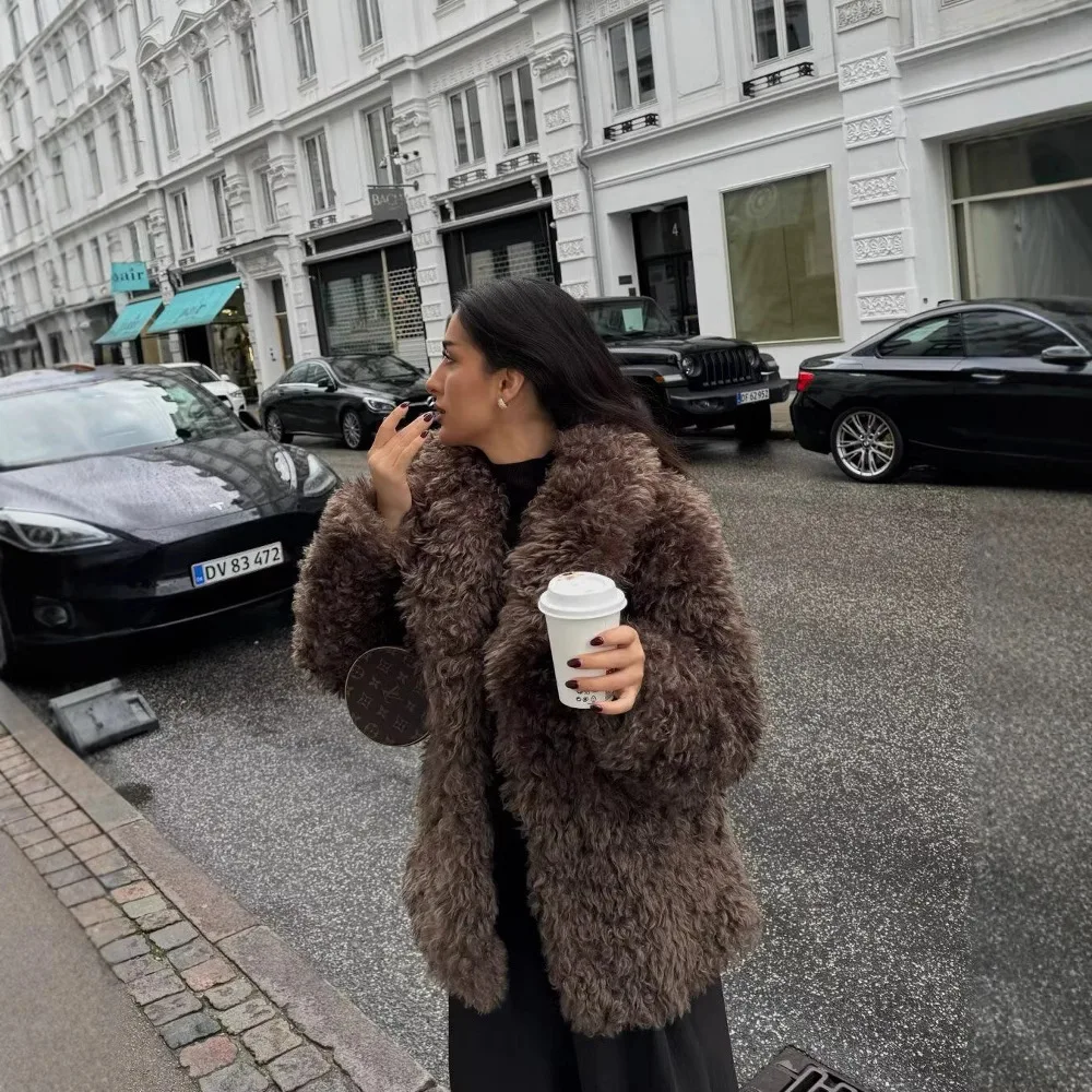 Fleece winter dames nepbontjas vintage bruine zakken vrouwelijke lamswol uitloper harige kraag kunstmatige nepbontjas voor dames