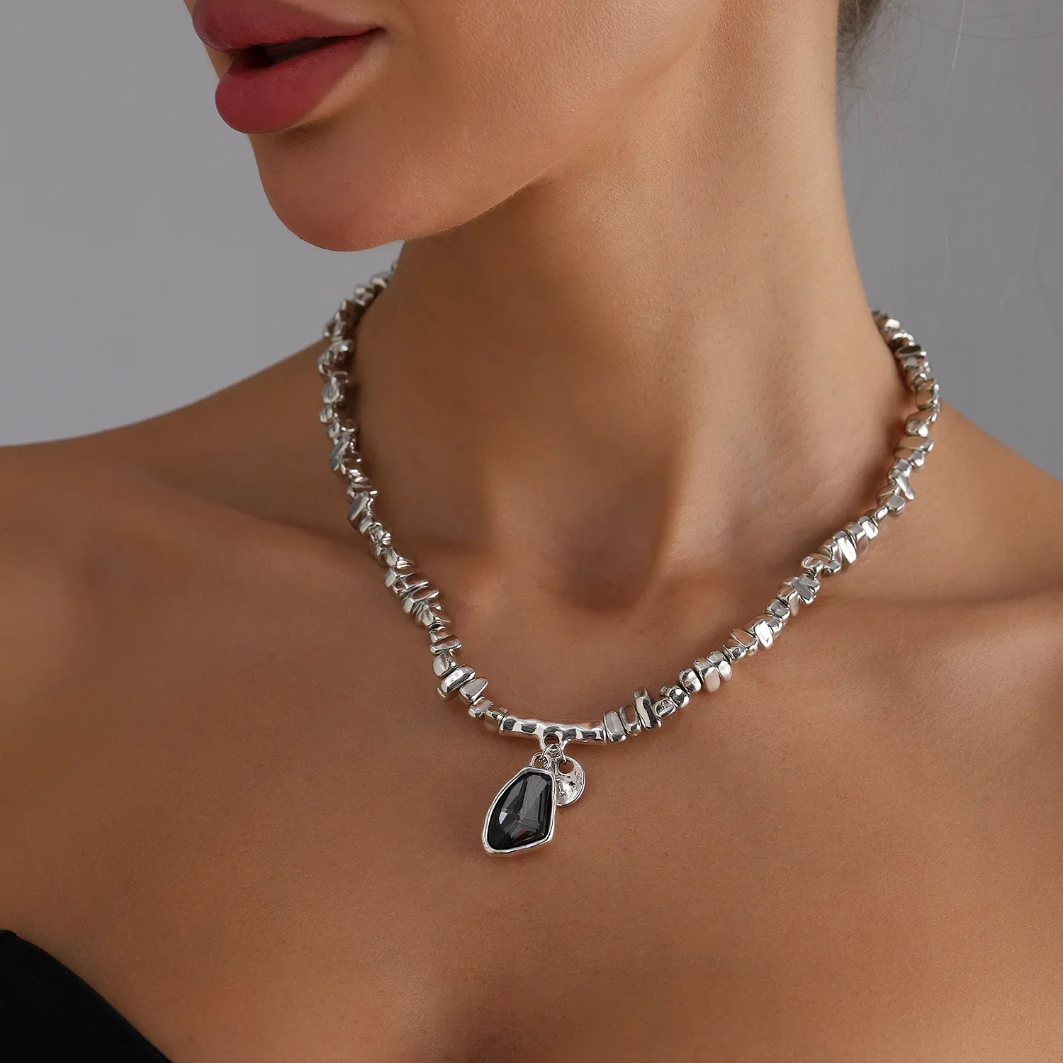 New Irregular Beads Choker Necklace for Women Fashion Elegant Bracelets Black Heart Pendant Necklaces Wedding Party Jewelry Gift image 4