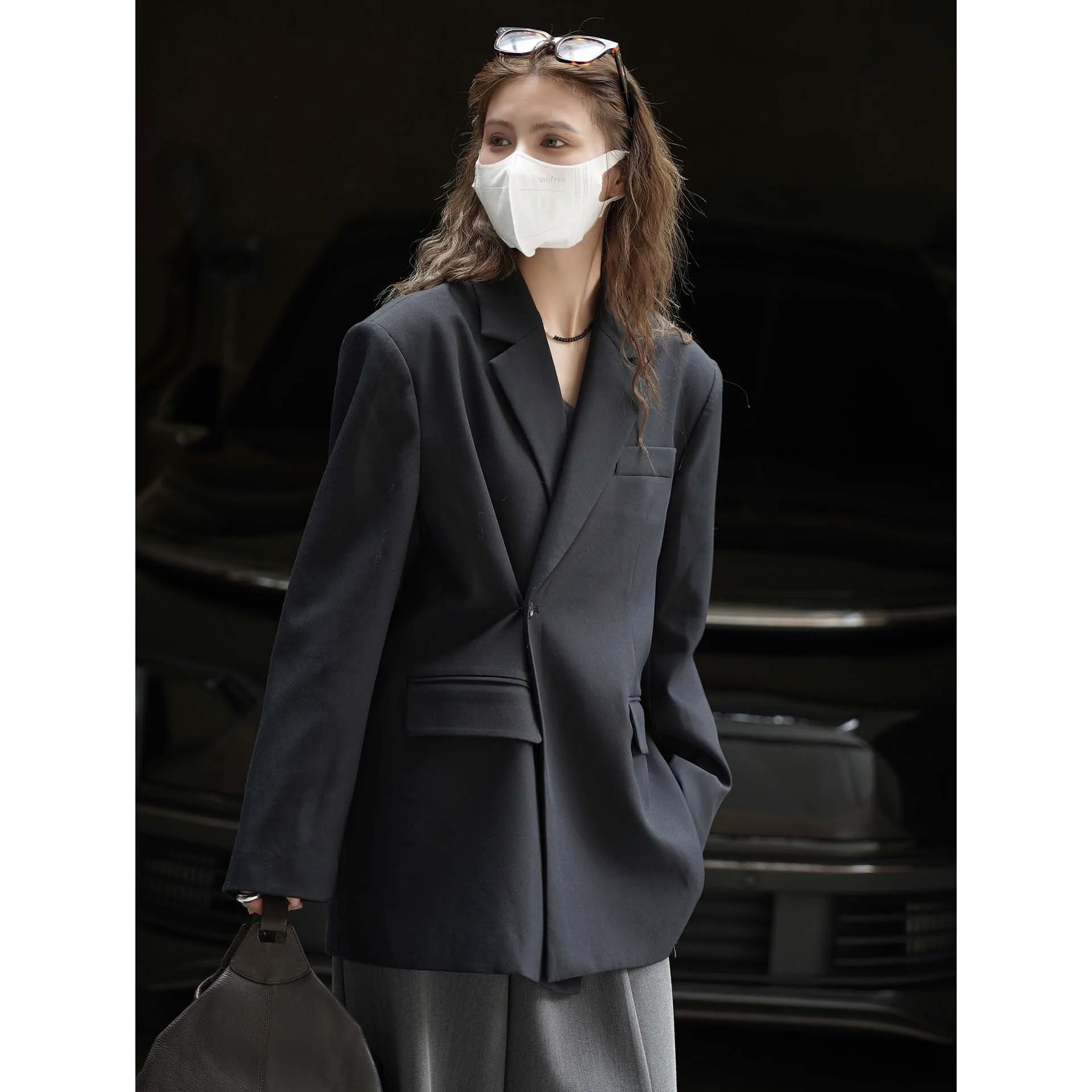 

Зимний асимметричный блейзер свободного похудения с разрезом спереди и сзади для женщин