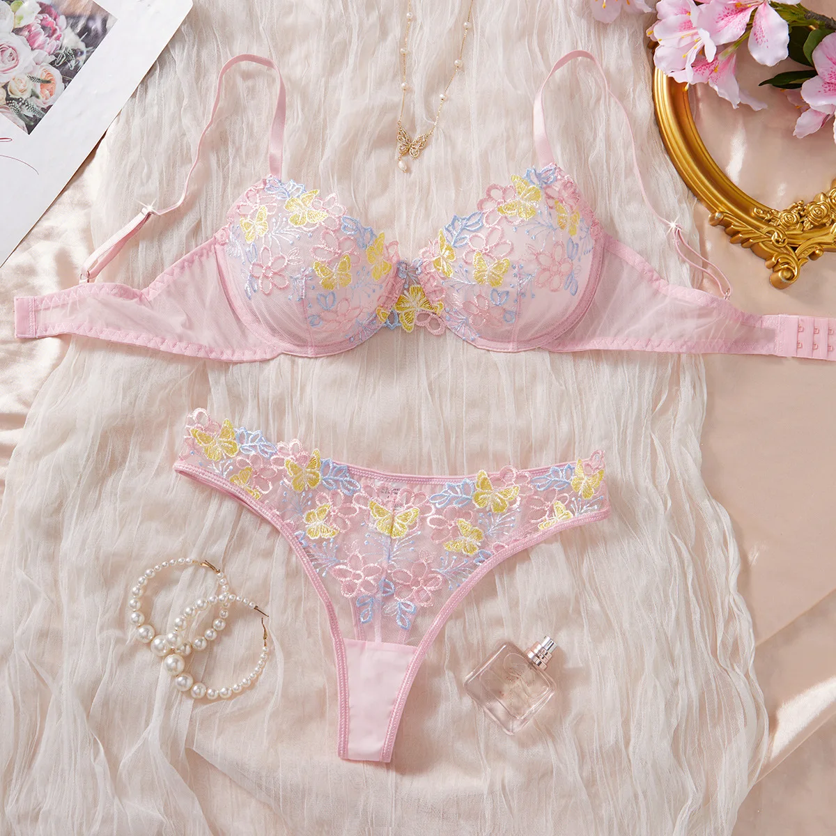 

Sexy Thin Mesh Butterfly Flower Embroidery Lingerie Set Female Sweet Pure Desire Style Gathering Bra Thongs Suit with Steel Ring