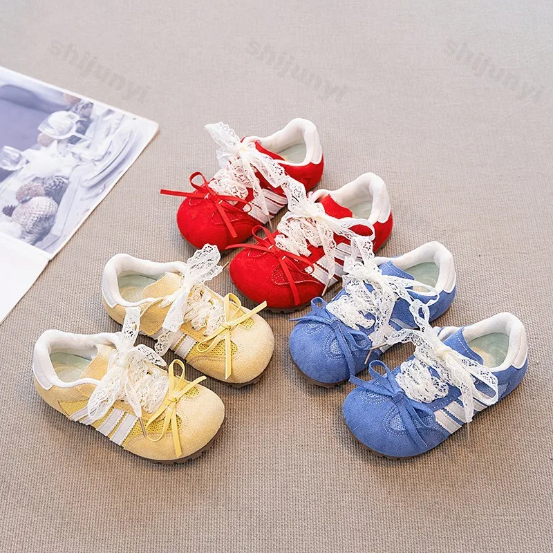 

Детская модная повседневная обувь с кружевным дизайном, осень 2023, новый стиль, дышащие удобные низкие кроссовки на плоской подошве для девочек с сеткой