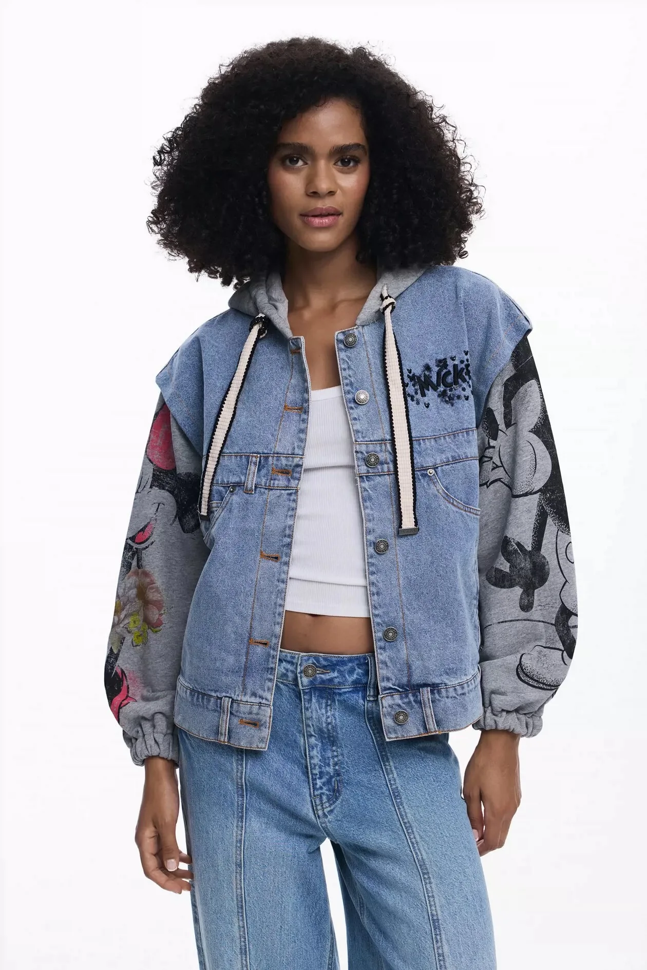 

Европейская, американская, испанская оригинальная джинсовая куртка с капюшоном в стиле ретро, с контрастными цветными вставками и мультяшным принтом.