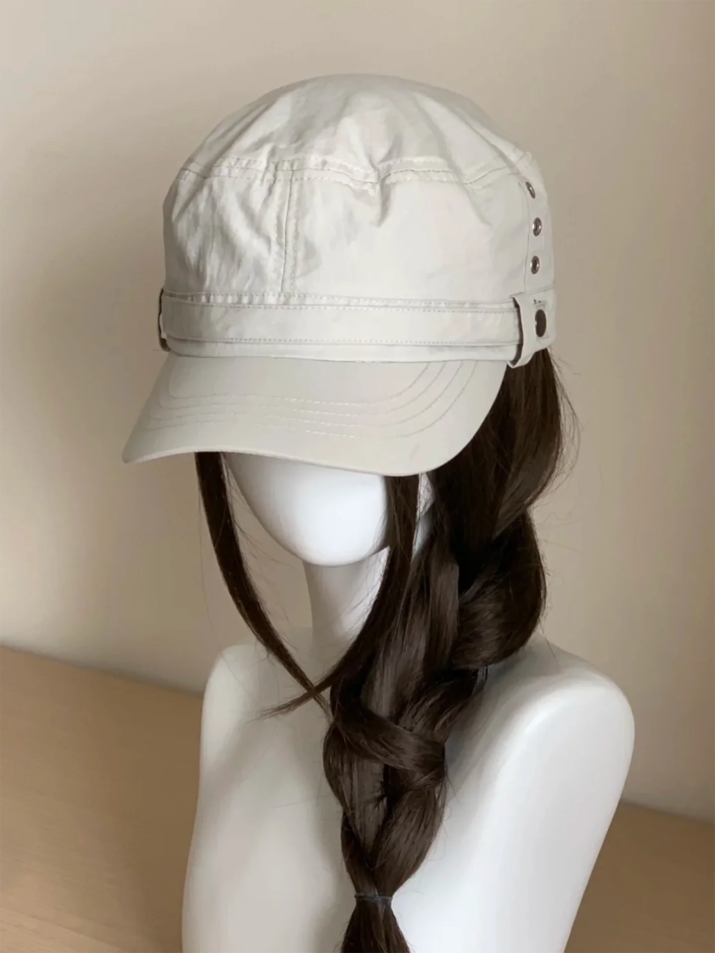 Retro Japanese Style Weathered Rivet Flat Top Duckbill Cap Women's Fashionable Breathable All-Match  Riding Hat Face Sli...