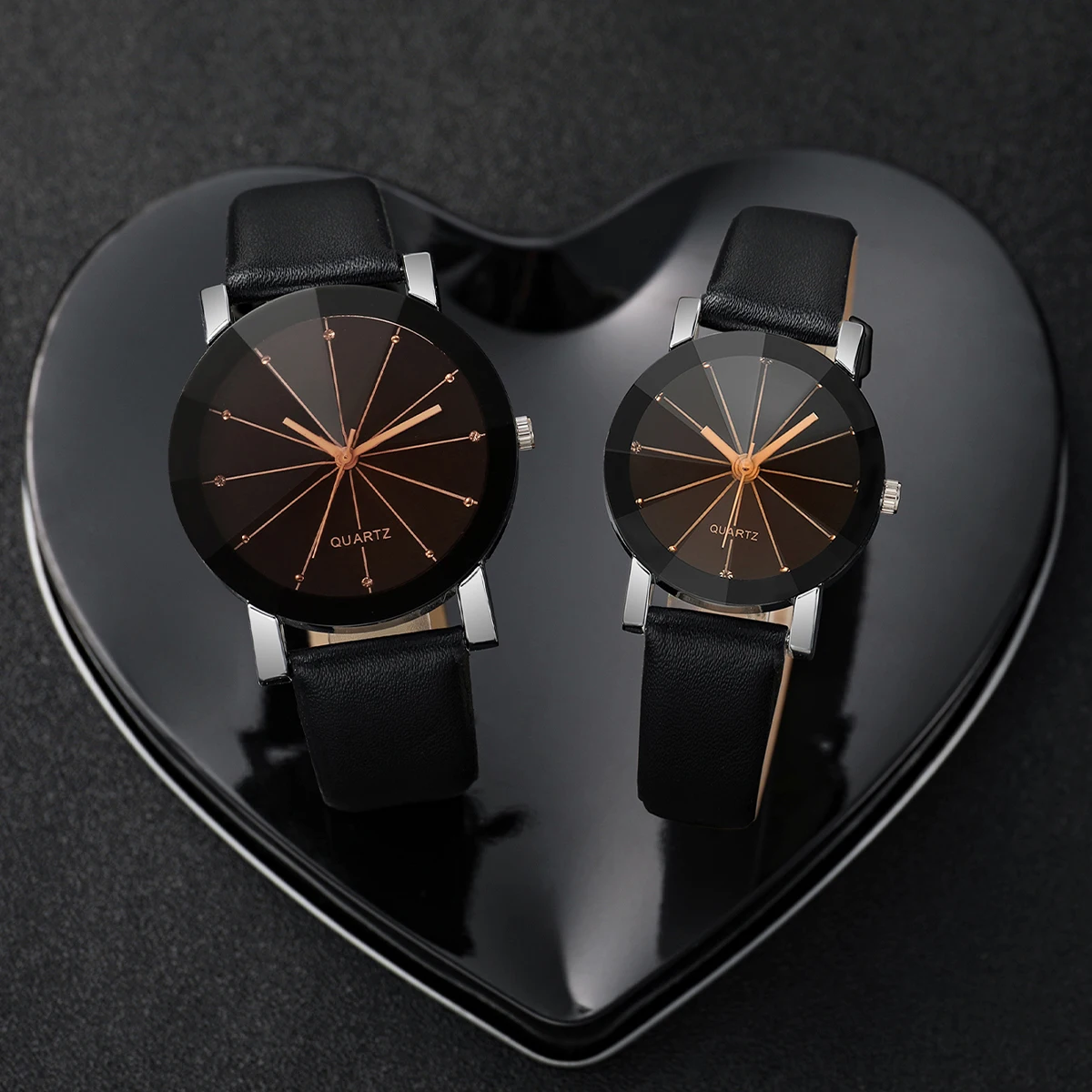 4 pièces/ensemble Couple montres mode strass hommes femmes bracelet en cuir montre à Quartz aimant coeur Bracelets ensemble