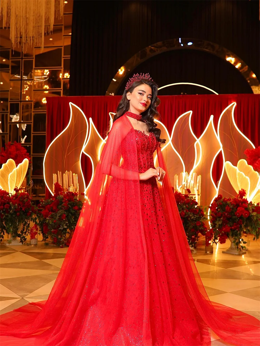 Tóquio personalizado vermelho querida necklink vestidos de casamento xale a linha diamante vestidos de noiva elegante tribunal trem vestidos de casamento