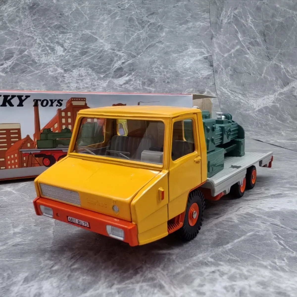 Dinky 1:43 German Berlin Industrial Machinery Transport Truck Model Berliet Stradair