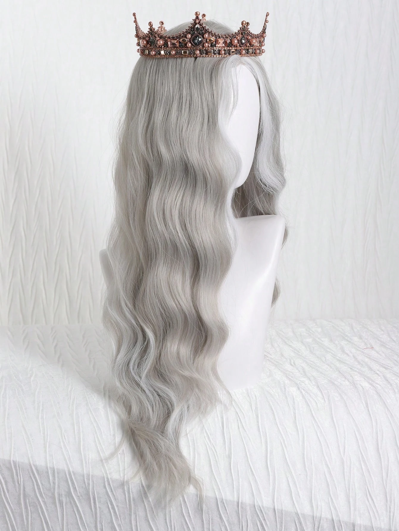 Synthetic Forehead Lace Grey Dyeing Wavy Wig for Women 28 Inch Middle Part Curly Natural Looking Heat Resistant Fiber for Daily