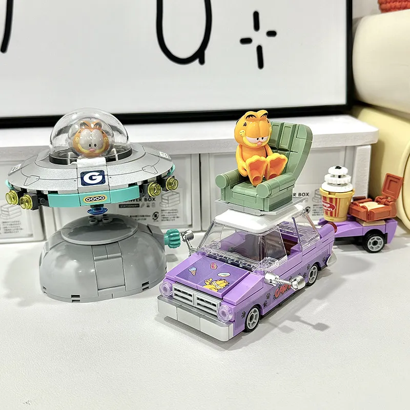 Garfield Block Escape Story Children's Animated Space Adventure Toy Small Particle Building Street Scene Model Ornament Gift