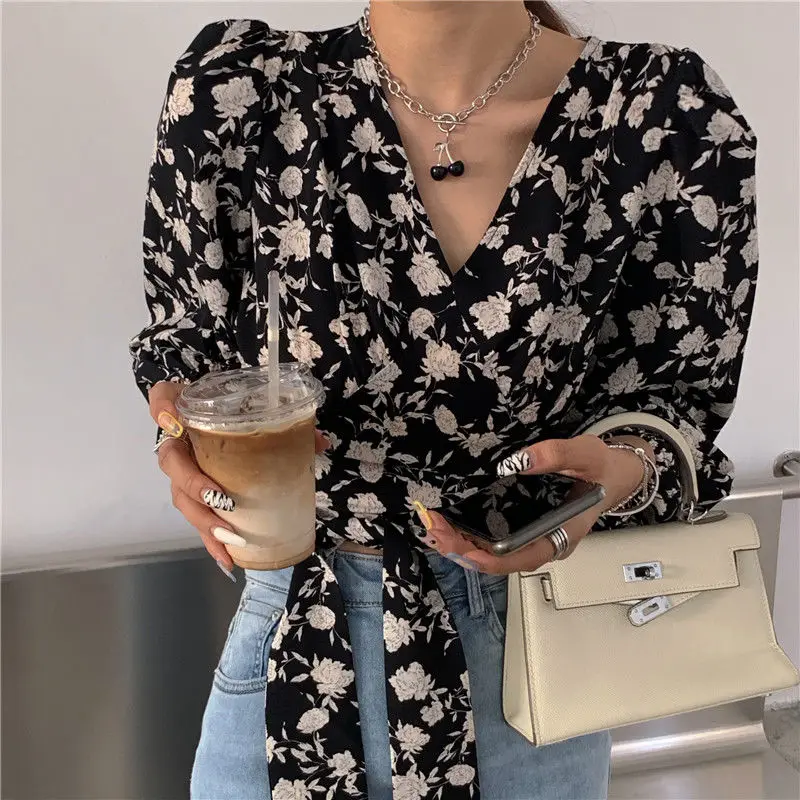 

Retro Floral Shirt Women's Short V-neck Shirt Design Strap Waist Long-sleeved Top
