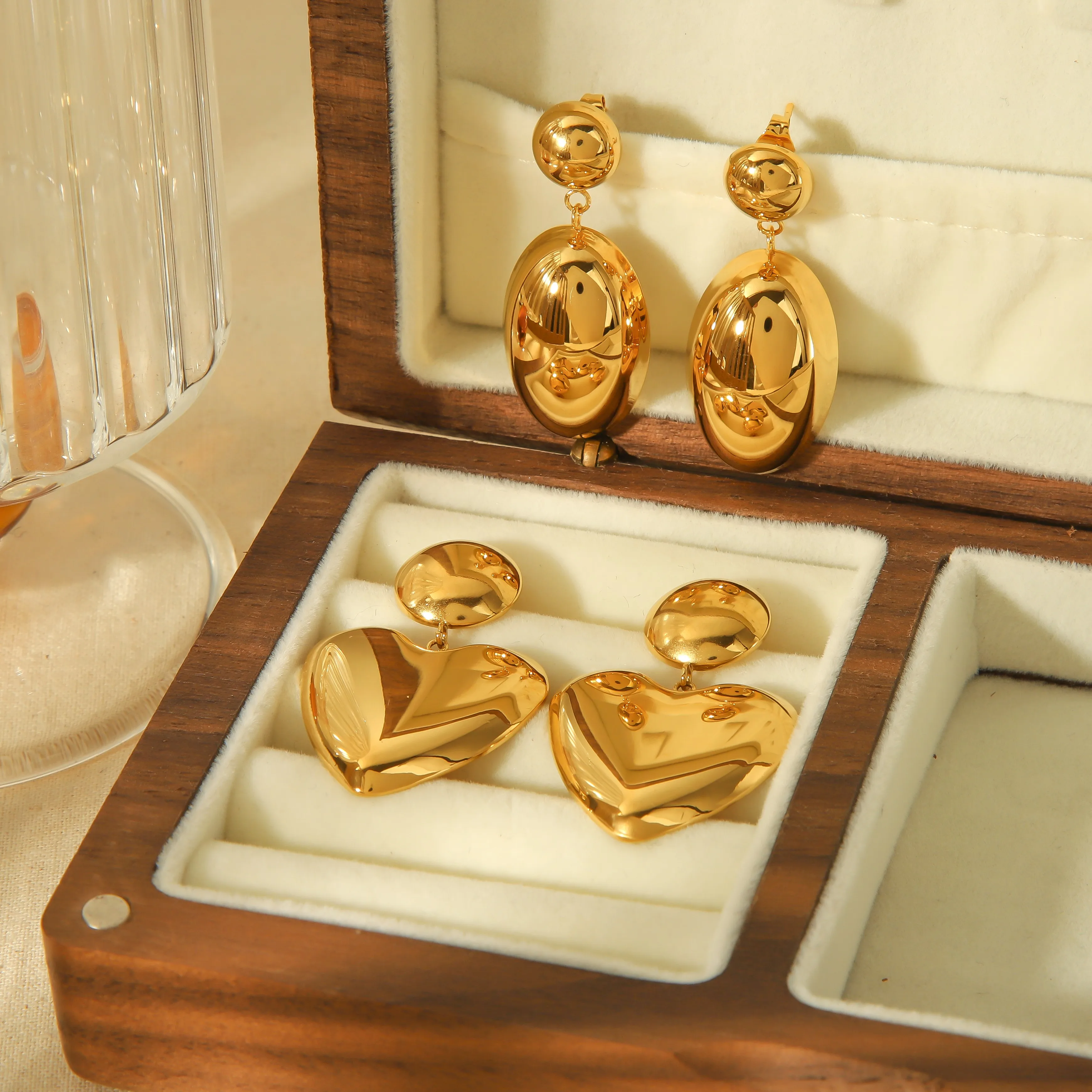 Neue Produkte Kreative Chunky Glatte Geometrische Ovale Herz-Anhänger-Ohrringe 18k Vergoldete Wasserfeste Edelstahl-Ohrringe – Detail 3
