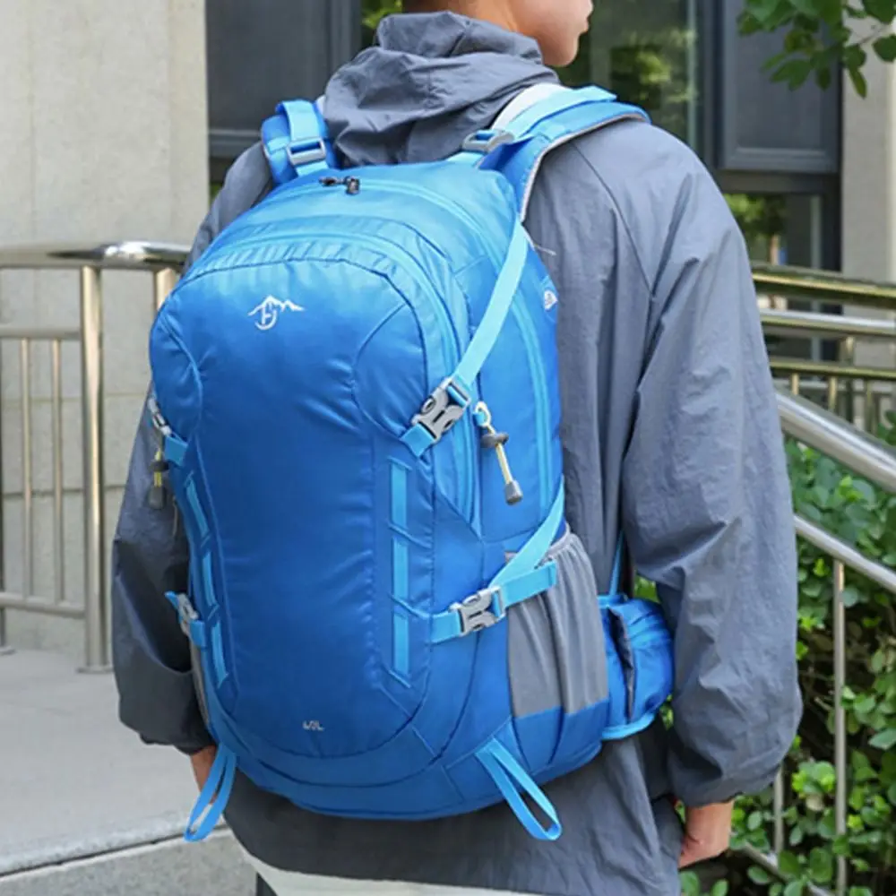 

40L Mountaineering Backpack Multi-Color Large Capacity Sports Knapsack Stitching Wear-Resistant Travel Backpack Climbing