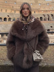TRAFZA 2024 Weibliche Vintage Mantel Künstliche Pelz Wirkung Kurze Jacke Frau Warme Plüsch Elegante Casual Revers Kragen Dicke Oberbekleidung