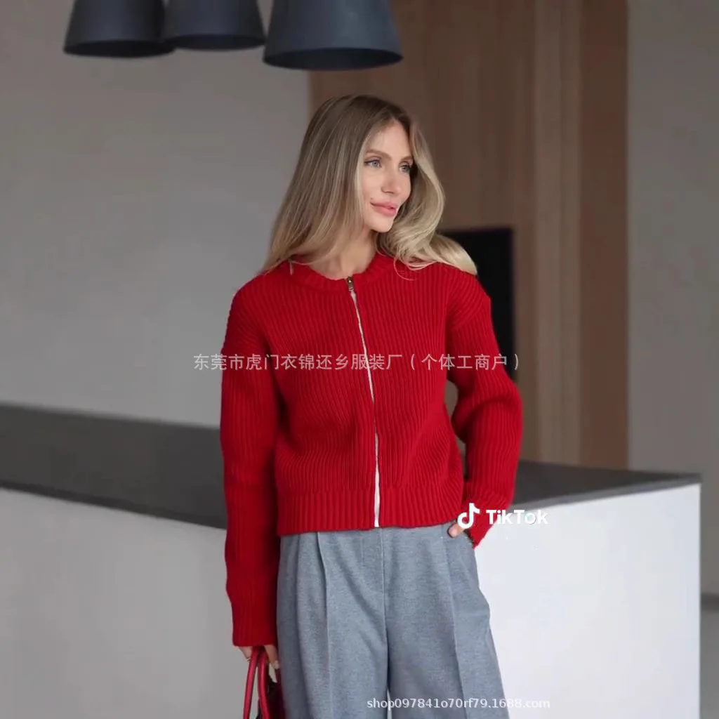 

2025 Autumn And Winter New Women's Knitted Sweater Solid Color Straight Long-sleeved Sweater Cardigan Zipper Jacket Women