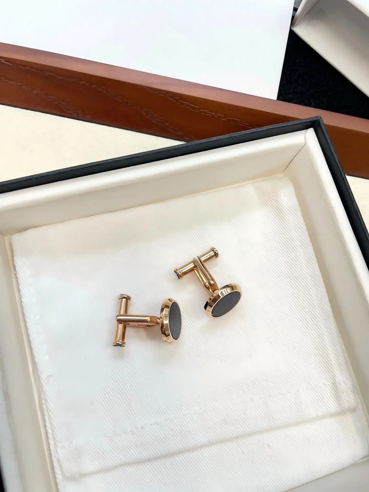 

Men's business cufflinks; classic round dress shirt cufflinks, suitable for work and everyday wear