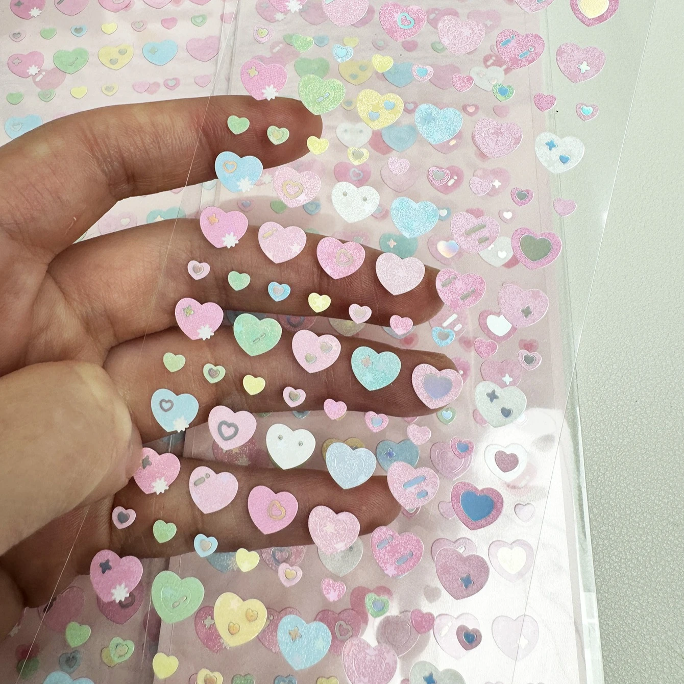 สติกเกอร์เลเซอร์รูปหัวใจเล็กๆ สีสันสดใส น่ารัก สำหรับตกแต่งสมุดภาพ อัลบั้มรูป ไอเดอลการ์ด วางแผนงาน ของตกแต่งเครื่องเขียน และตกแต่งเล็บ