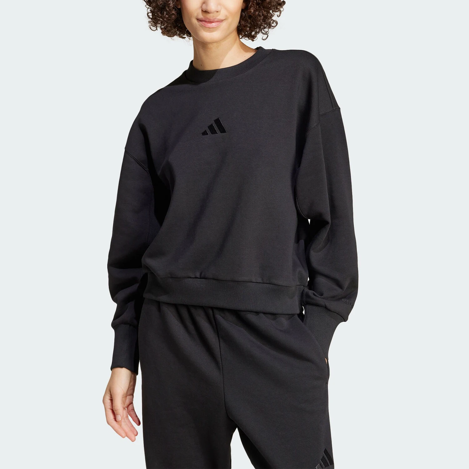 

Adidas оригинальная женская укороченная толстовка с круглым вырезом W All Szn Swt IX3812