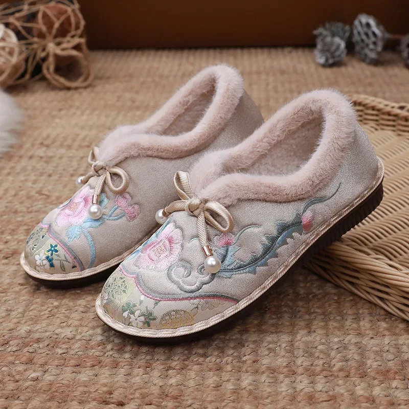 

2024 Hot Selling New Old Beijing Cloth Shoes Plus Fleece-thickened Warm Cotton Shoes Non-slip Soft Sole Women's Cotton Boots