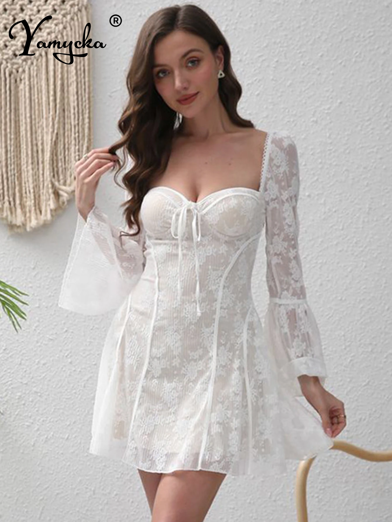 فستان صيفي قصير أبيض مثير بدون ظهر من الدانتيل للنساء فساتين حفلات أنيقة بأكمام طويلة 2025 فساتين قصيرة للسيدات للحفلات الراقصة