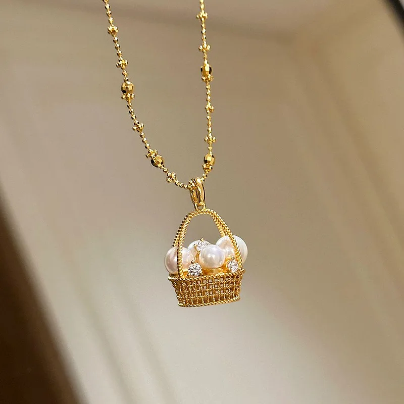

Elegant inlay diamond irregular white pearls small flower basket necklace fashion light luxury collar chain wedding jewelry
