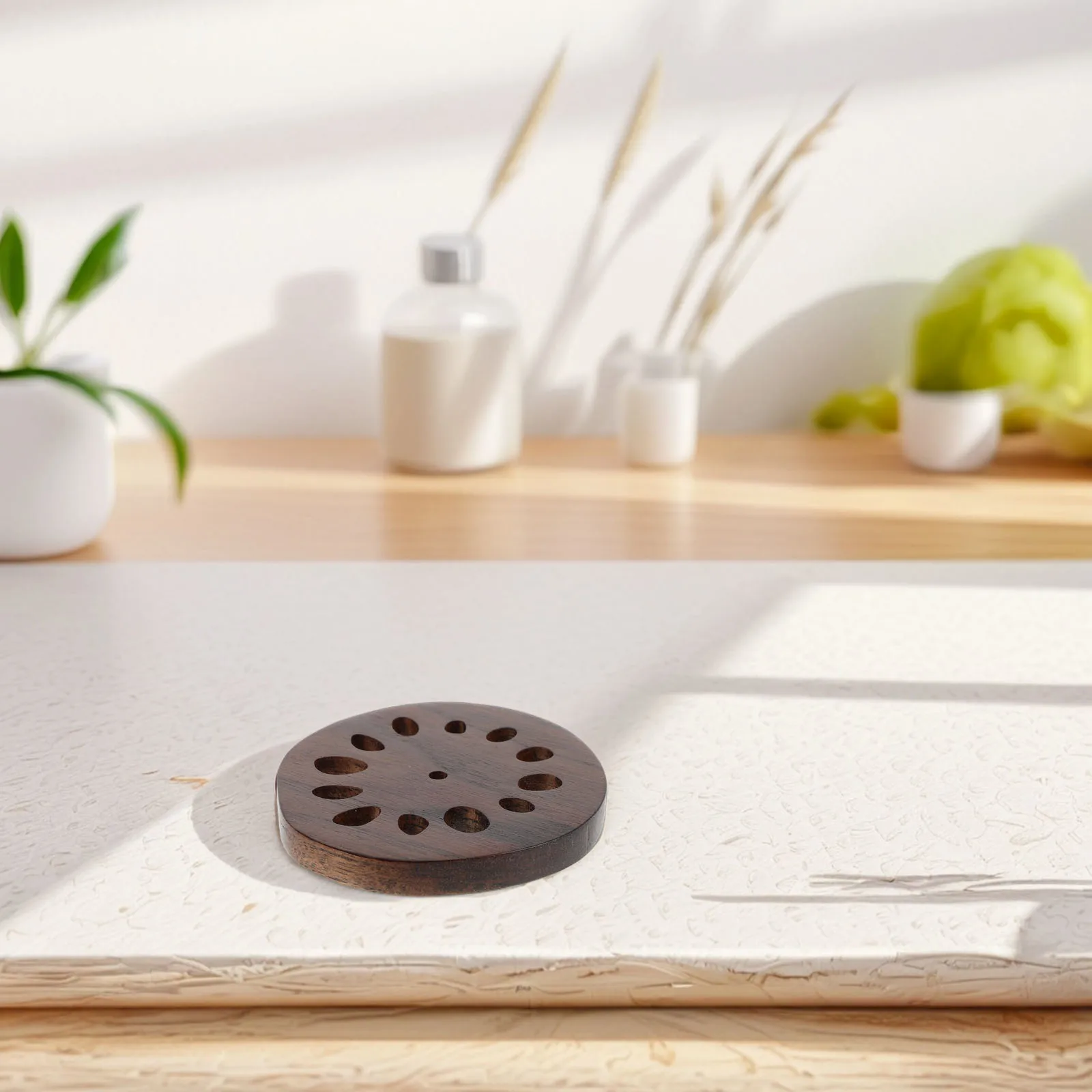 

1Pcs Fine Craftsmanship Bamboo Coaster Heat Insulated Wooden Pad Elegant Rustic Design Unique Accessory for Dining and Beverages