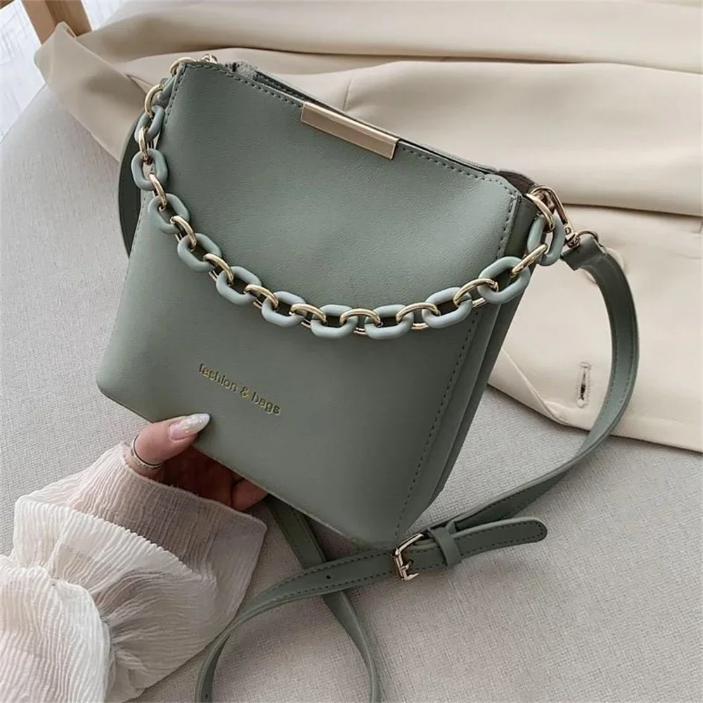 Fashion Chain Bag Versatile Crossbody Shoulder Bags Leisure White Bucket Luxury Handbag for WomenLadies Small Square Bag Totes