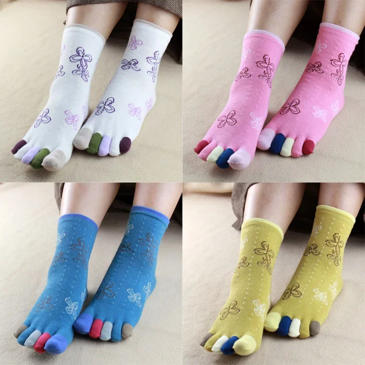 

4 Pairs Women's Comfortable Cotton Five Finger Socks Women Toe Socks Lady Ankle Socks with Separate Toes