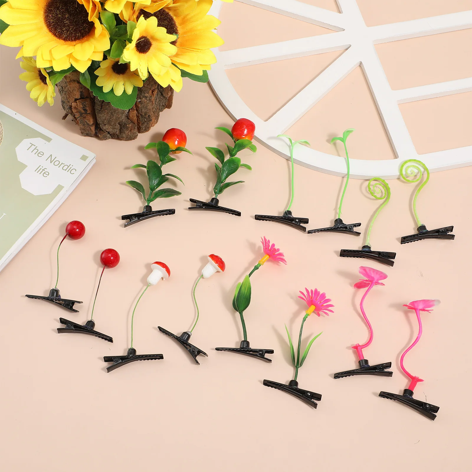 

28pcs Simulation Plant Clips for Girls Flower Hairpins Creative Kids Hair Clip PP Iron Material Barrettes Hair for Travel