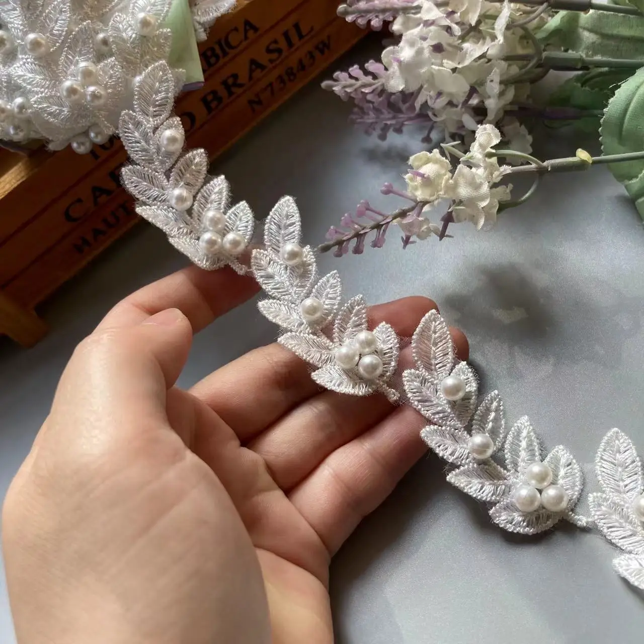 New 10x White Pearl Beaded Flower Leaf Embroidered Lace Trim Ribbon Fabric Handmade Sewing Craft For Costume Hat Decoration Hot