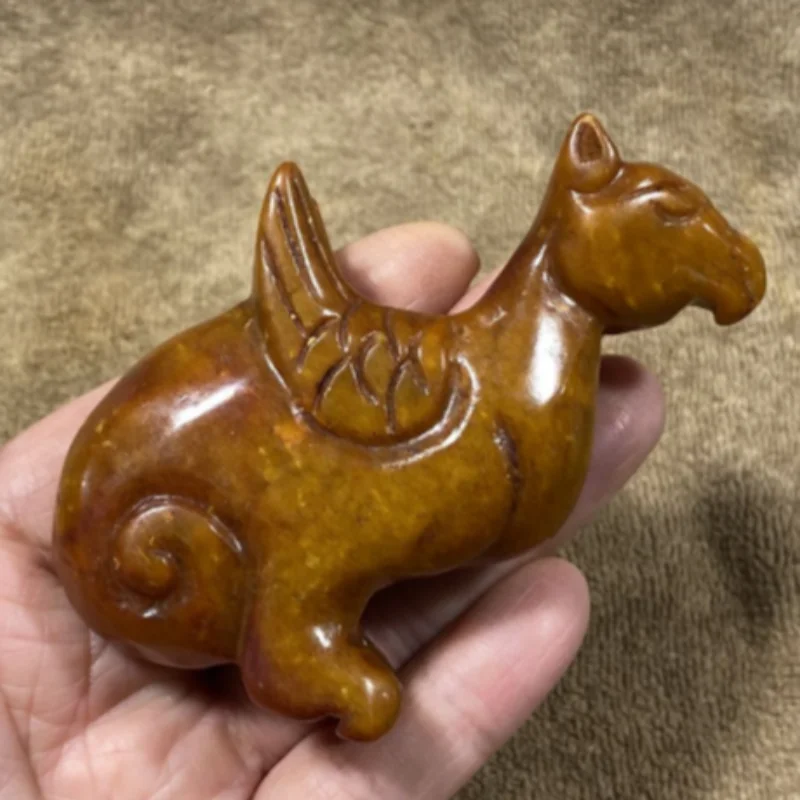 Vintage Xiuyan Jade Flying Beast Statue - Chinese Carved Jade Hand Piece Collectible Craft for Home Display and Collection