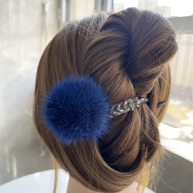 

Mink Fur Hair Clip Ball Summer Grab Clip Y2k Accessories 2025 New Shark Clip Acrylic Pompom Hair Grab Hair Accessories Hairpin