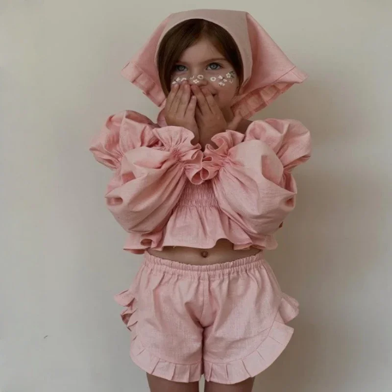 

2025 Summer Cotton and Hemp Children's Playful Hug Solid Color Doll Shirt and Ruffle Shorts Two Piece Set