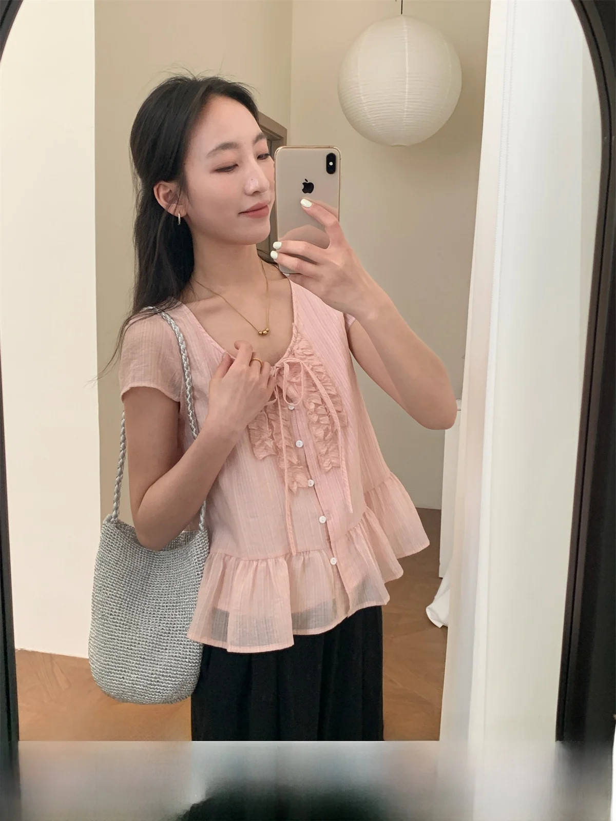 

Корейская женская блузка с рюшами и коротким рукавом, укороченная, с завязками, маленького размера, приталенная, повседневная, свободного кроя, из хлопка, с круглым вырезом