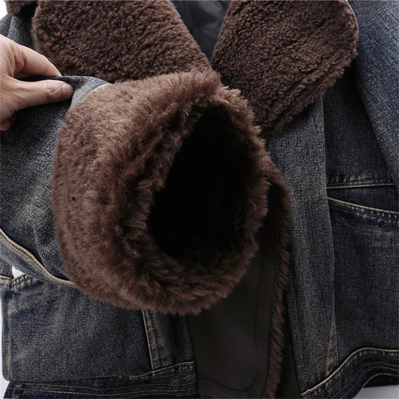 

Корейская лоскутная женская джинсовая куртка из искусственной кожи, модная толстая теплая пуховая подкладка с лацканами из овечьей шерсти, новая зимняя женская джинсовая куртка
