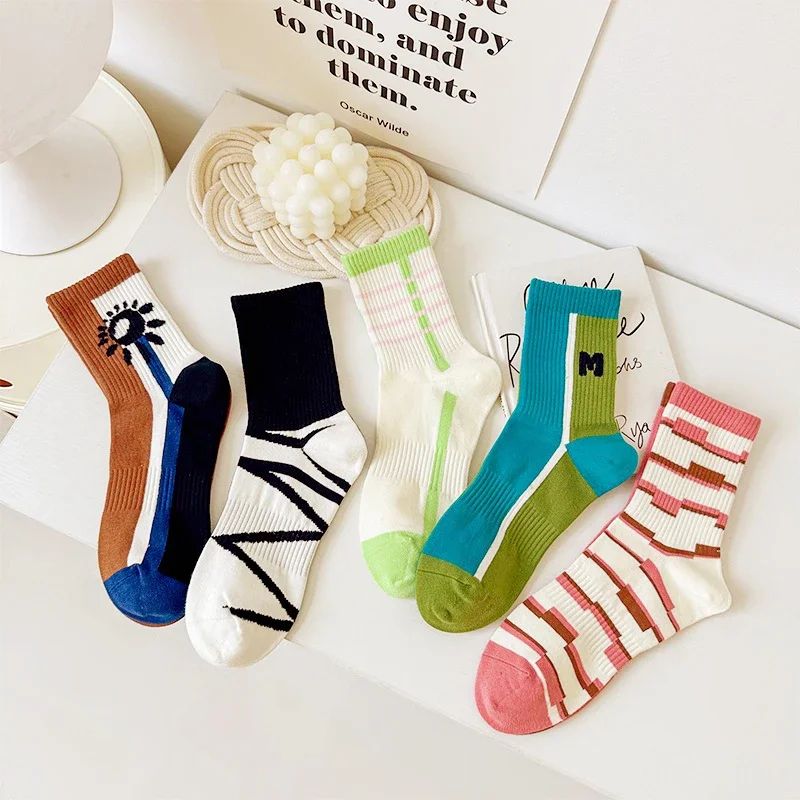 

Retro Women's Socks Korean Style New Novelty Cotton Casual Mixed-Color Japanese Fashion AB Socks Comfort Striped Socks For Girls