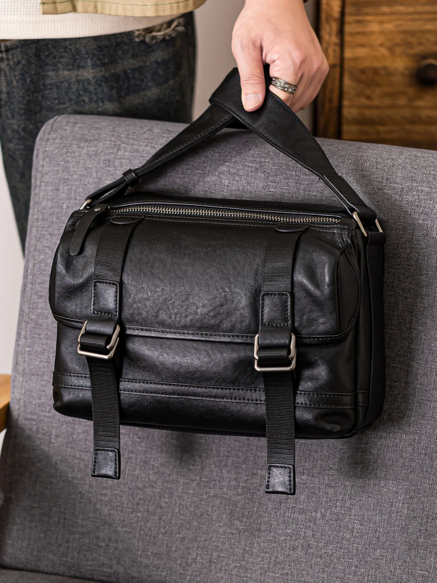 

casual high quality vegetable tanned cowhide men black shoulder crossbody bag outdoor travel genuine leather messenger bag