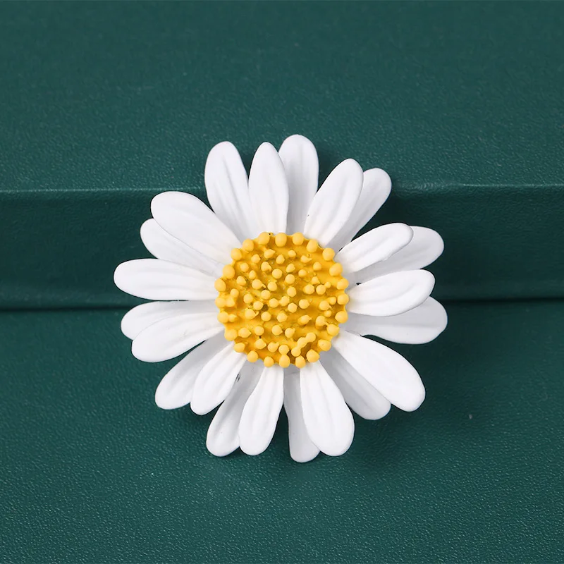 Simple Enamel Daisy Flower Brooches For Women Unisex Elegant Casual Party Office Brooch Pins Jewelry Wedding Birthday Gifts