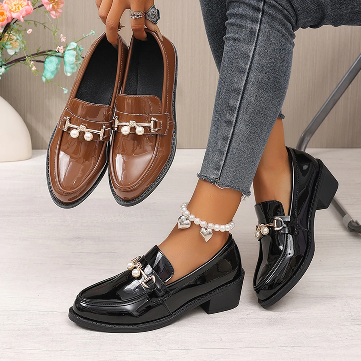 Women Round Toe Mid Heels Loafers Fashion Platform Casual Shoes Metal Chain Trend Buckle Ladies Single Shoes zapatos de mujer