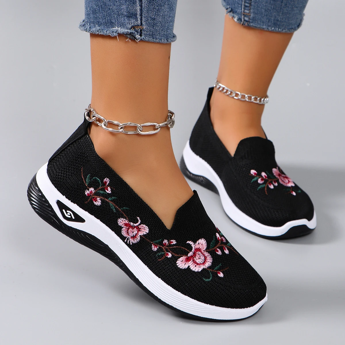 Spring new women's sports shoes, fashionable, breathable, lightweight, non-slip, wear-resistant, casual sports shoes, flat shoes