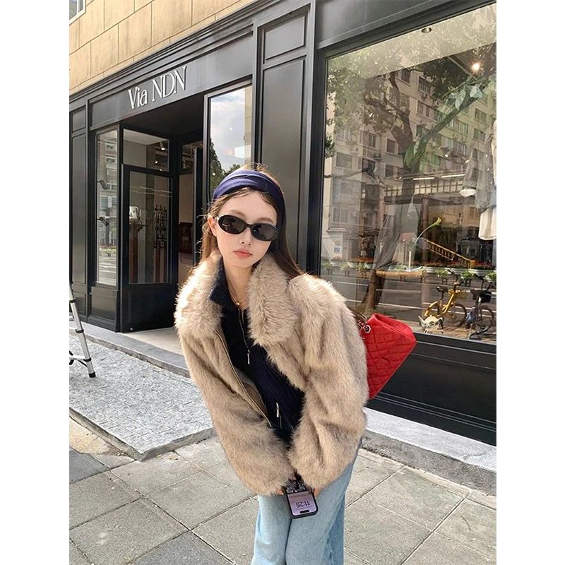 Cropped Faux Fur Coat Women Fashion Streetwear Quilted Fluffy Jacket Winter Korean Elegant Long Sleeve Zipper Furry Outerwears