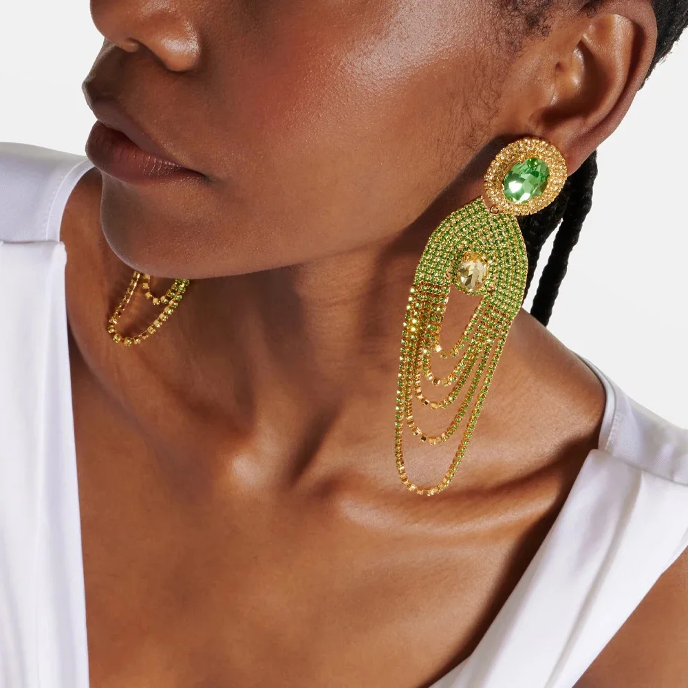 

Многослойные серьги-клипсы с зелеными кристаллами и кисточками для женщин, трендовые ювелирные изделия, эффектные серьги со стразами без пирсинга, модный подарок
