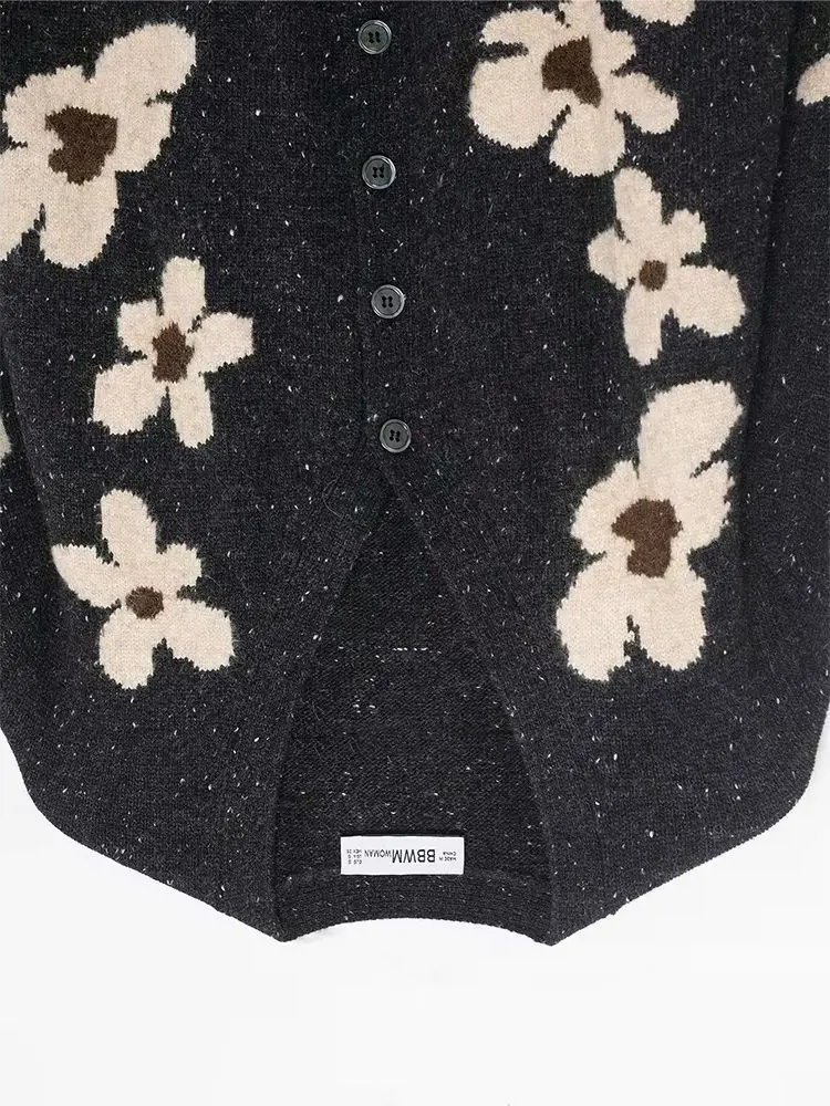 

HH Women Autumn Fashion Long Sleeve V-Neck Knitted Jacket Women High Street Loose Flower Printing Single-breasted Sweater