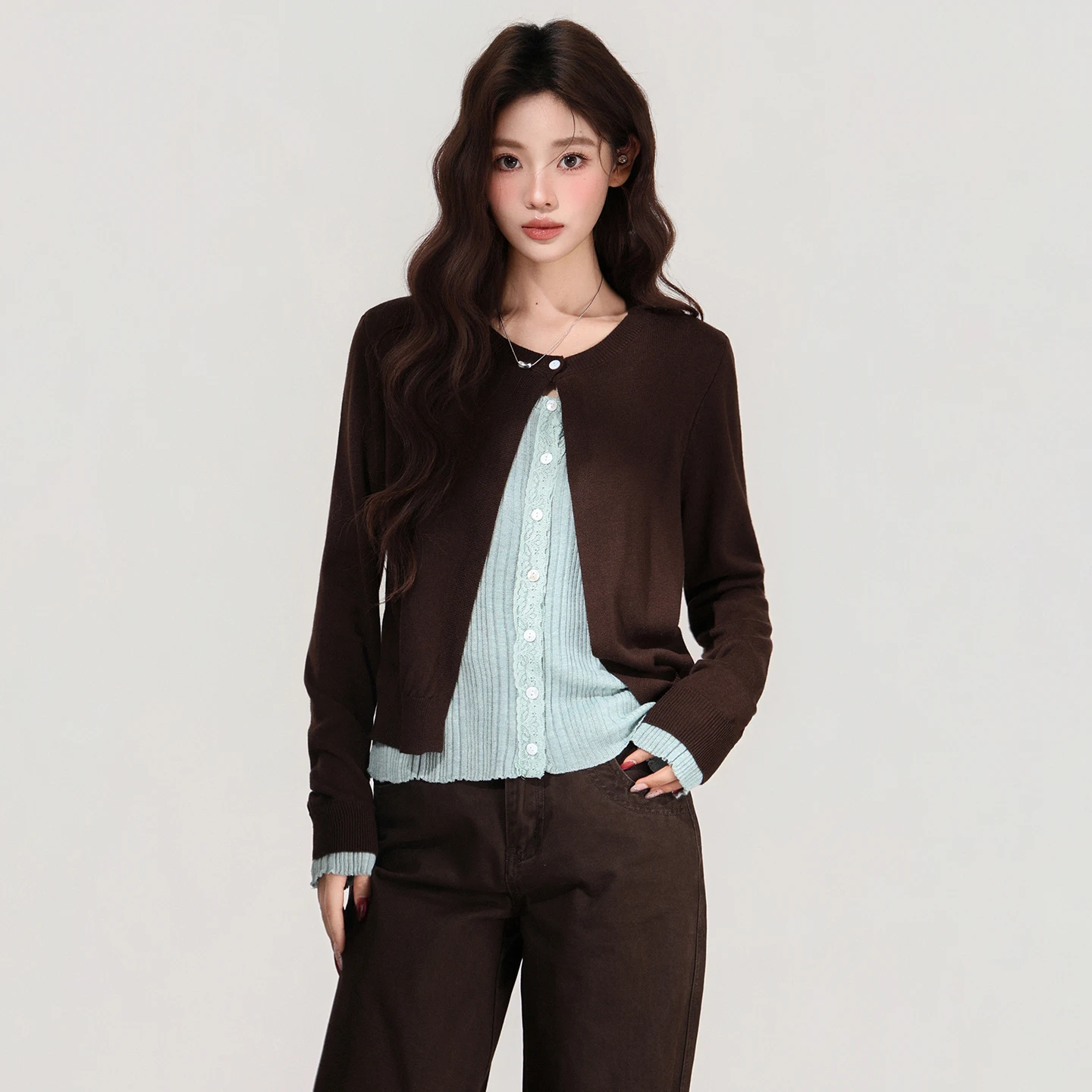 Design Sense Splicing Color Collision Fake Two-Piece Knitted Cardigan Women's Autumn Slim Fit Hem with Fungus Edge Top