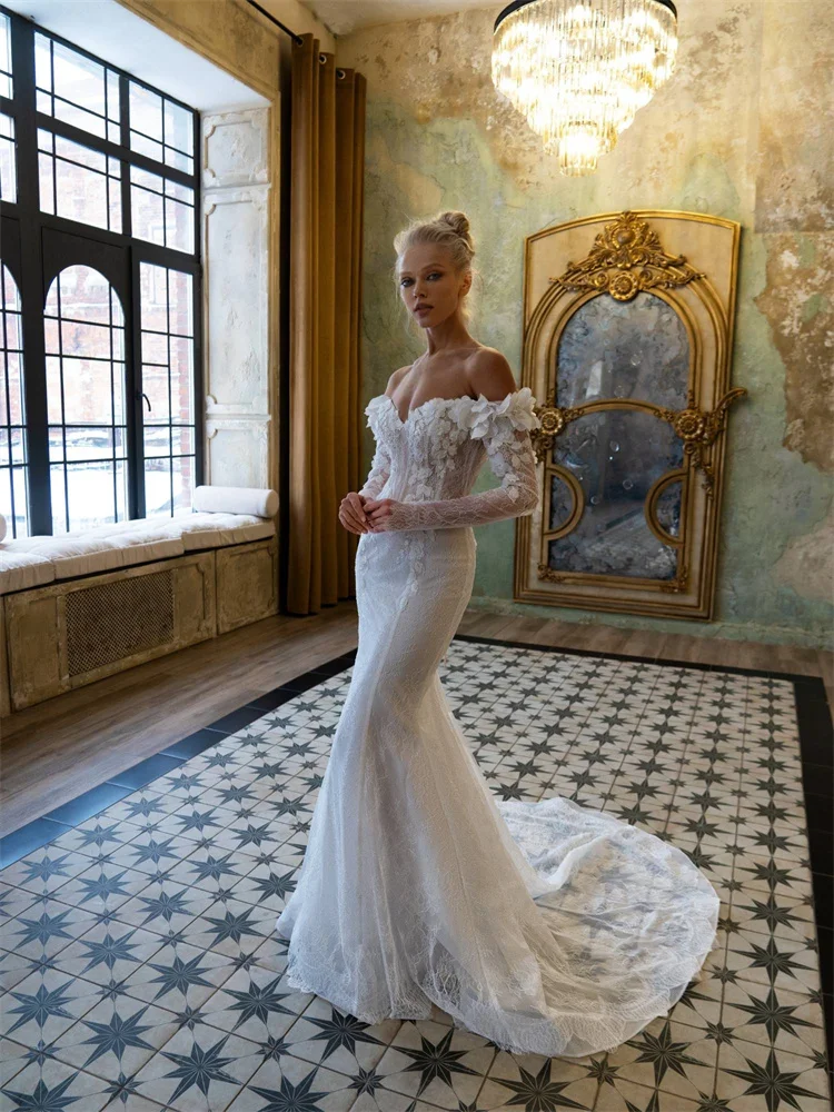 Maßgeschneiderte Applikationen, schulterfrei, herzförmiger Ausschnitt, Meerjungfrau-Hochzeitskleid, Schnürung am Rücken, bodenlang, Sweep-Zug-Kleid für die Braut