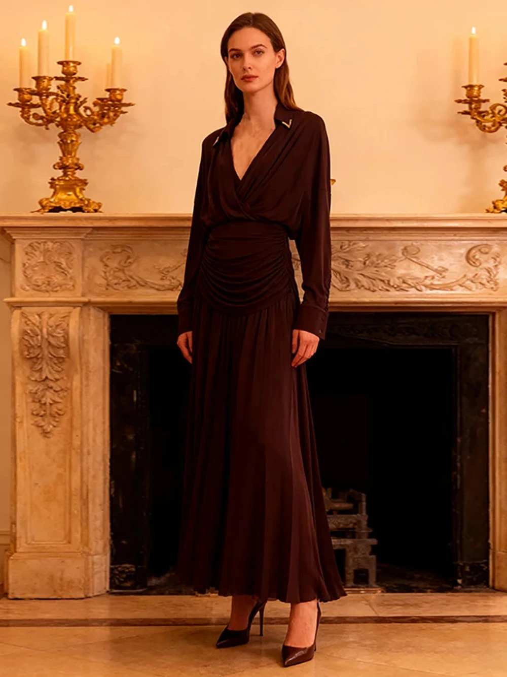 

Elegant Temperament Style Dress 2025 Autumn New Fashion V-neck Design Sense Pleated Waist Slimming Long Skirt