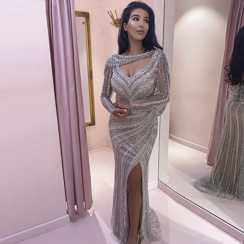 Sharon Said Luxuriöses Silbernes Meerjungfrauenkleid für Hochzeitsfeier mit Cape, Perlenbesetztes Schlitz-Abendkleid SS035 Maßanfertigung – Detail 7