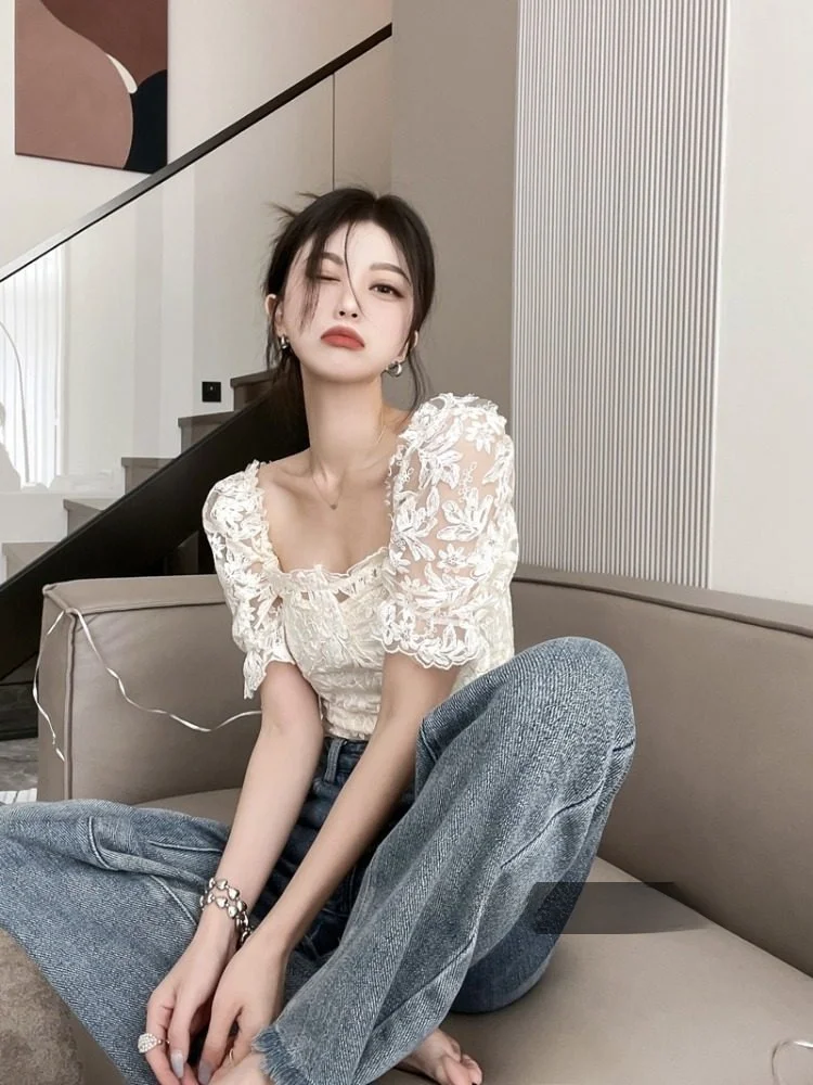 

Белый кружевной квадратный воротник Bubble Sve ort Sve irt Женский топ высокого дизайна Pure Desire на одно плечо French Sle...