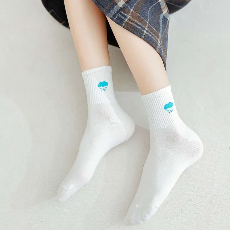جوارب مضحكه جوارب نسائية قطن جوارب قصيرة للنساء 5 أزواج من الجوارب النسائية مجموعة الربيع والخريف الأبيض الكرتون الجوارب النسائية لطيف القطن الخالص الطقس الجوارب متعة الجوارب