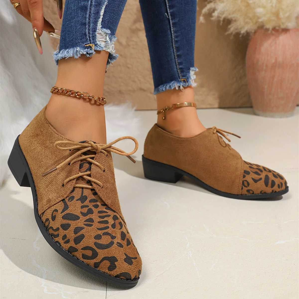 Vintage imprimé léopard Derby Patchwork bout pointu chaussures pour femmes rétro Fax daim laçage pompes peu profond talon carré chaussures simples