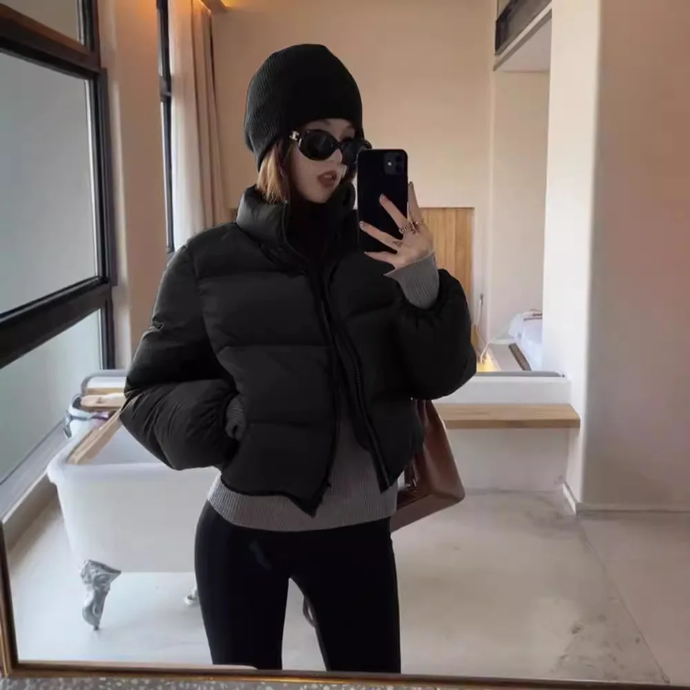 Black Short Down Jacket Women's Winter Solid Color 2025 New Small and Lightweight Stand Up Collar Thickened Kendou Winter Dressi